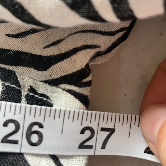 Cynthia Rowley Zebra Print 100% Linen Blouse Size 3X 3 Roll‎ Tab Sleeves - Picture 5 of 6